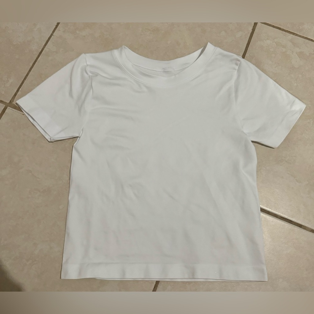 Basic white blouse brand: flowering seasons size : M